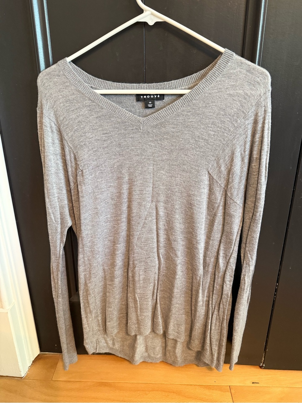 Gray V-Neck Long Sleeve Top